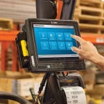 How to Select a Vehicle-Mounted Monitor