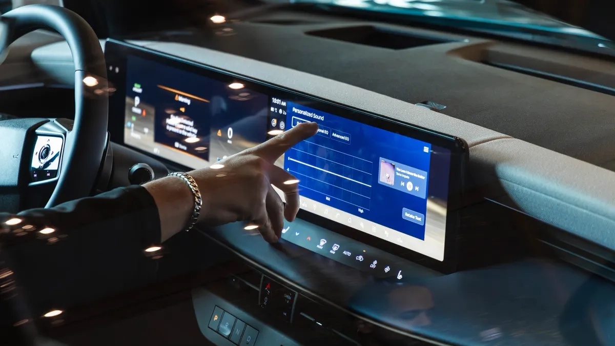 Choosing TFT Displays for Automotive Key Considerations