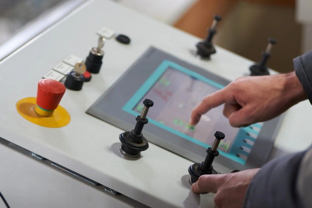 resistive touch screen manufacturer