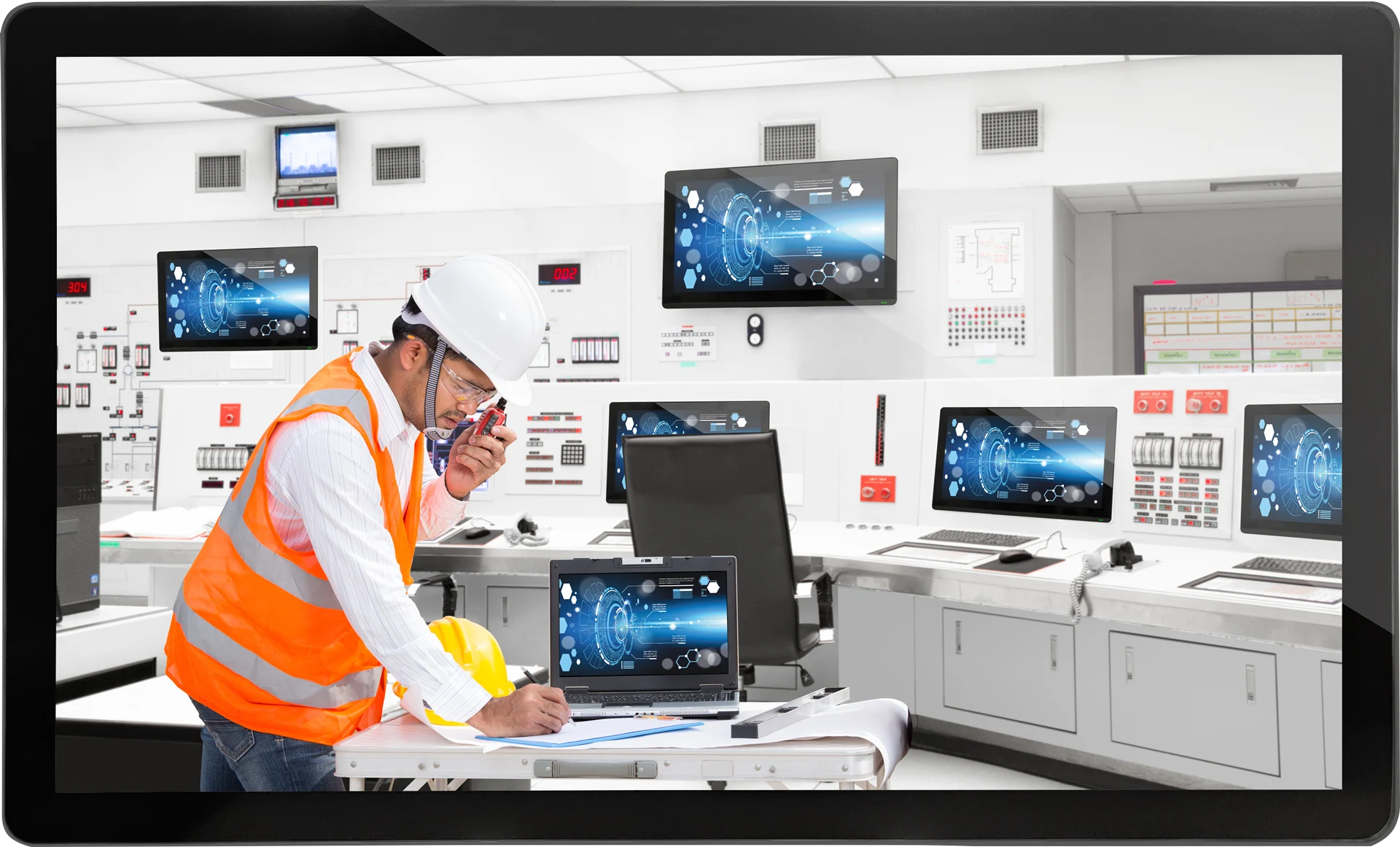 Choosing the Right Industrial Computer Monitors for Manufacturing Environments